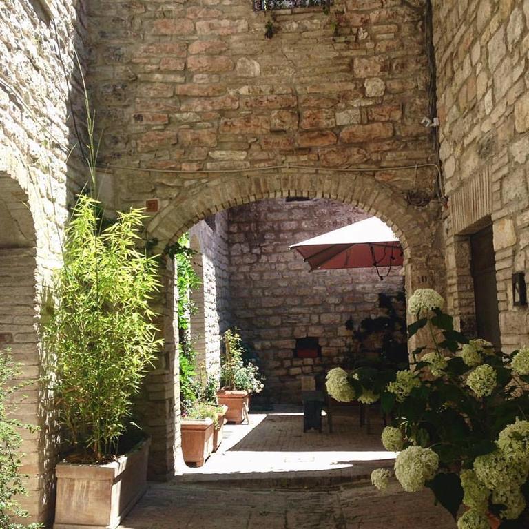 Residenza La Corte Assisi Exterior foto